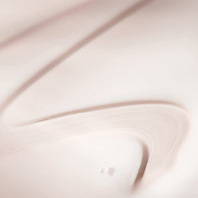 BIOSSANCE Squalane hydration supporting the skin barrier during use.