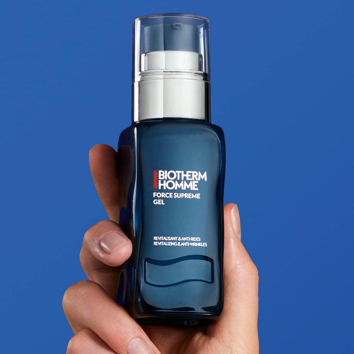 Biotherm Force Supreme Gel being applied on clean face for even coverage.