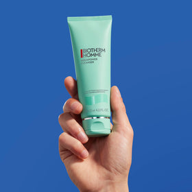 Biotherm Homme Aquapower cleanser face-foam shows soft texture and refreshing cleanse
