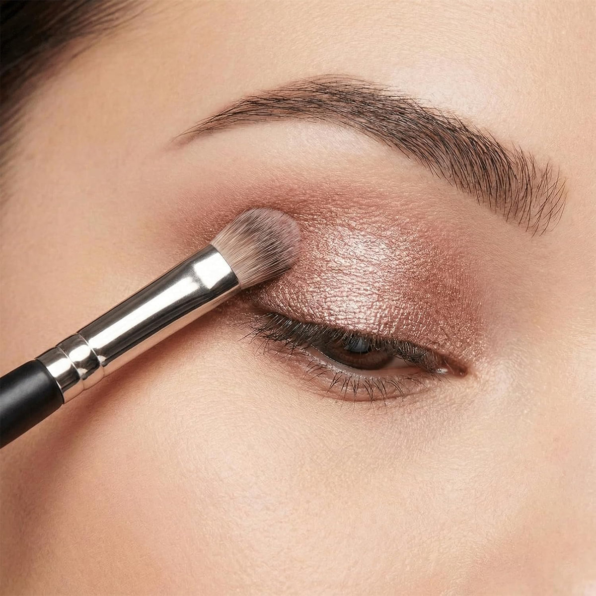 BITYEYE Barvena buildable shadow ready for subtle to defined shimmer layers.