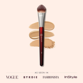 BK BEAUTY 114 light-fiber end applies liquid concealer evenly for natural coverage.