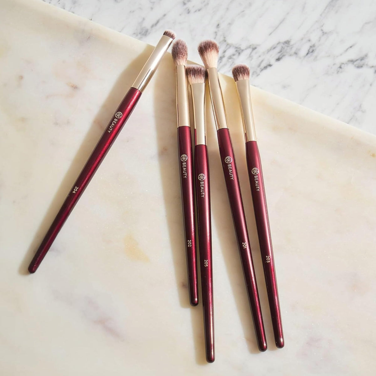 BK BEAUTY Essentials 204 Smudge It for smoky liner and soft blend