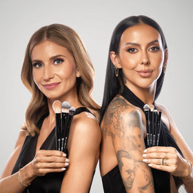 N11 Ultimate Angle brush for winged liner in one stroke