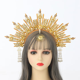 Blessume wedding halo headband adds dramatic silhouette for ceremonies