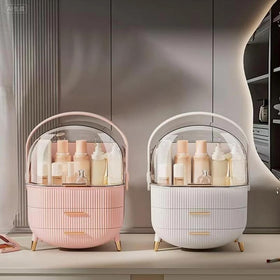Bleutty large-capacity case makes a thoughtful gift for skincare lovers.