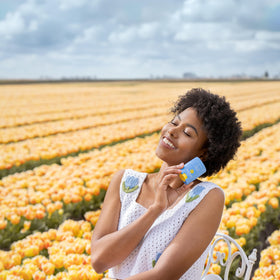 Bloomeffects water resistance up to 80 minutes supports active days and light workouts.