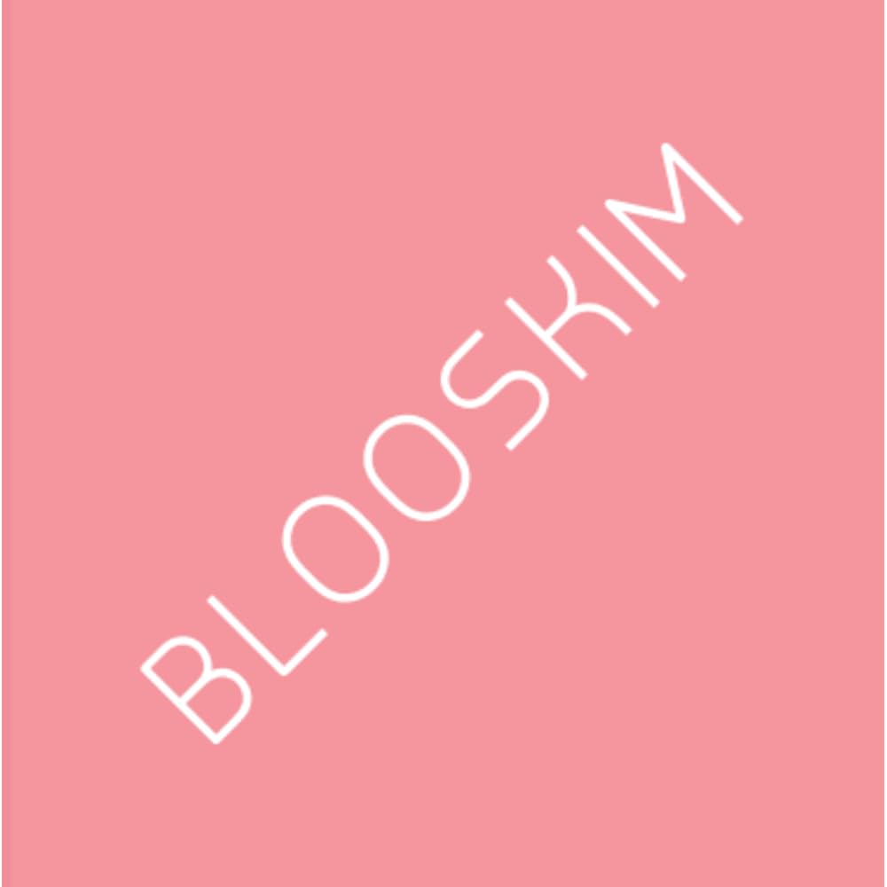 Blooskim Eyebrow Growth Serum ready for use on brows.