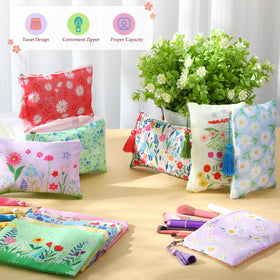 Blosssound travel cosmetic bag with zipper provides easy access and secure storage.
