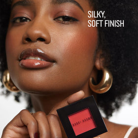Bobbi Brown Blush natural-flush enhances complexion with balanced pigment.