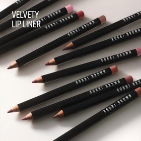 Bobbi Brown Lip Pencil Rum Raisin on-lip application creates crisp borders for lipstick.