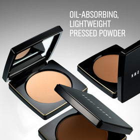 Warm Natural shade swatch demonstrates skin-tone harmony and natural finish.