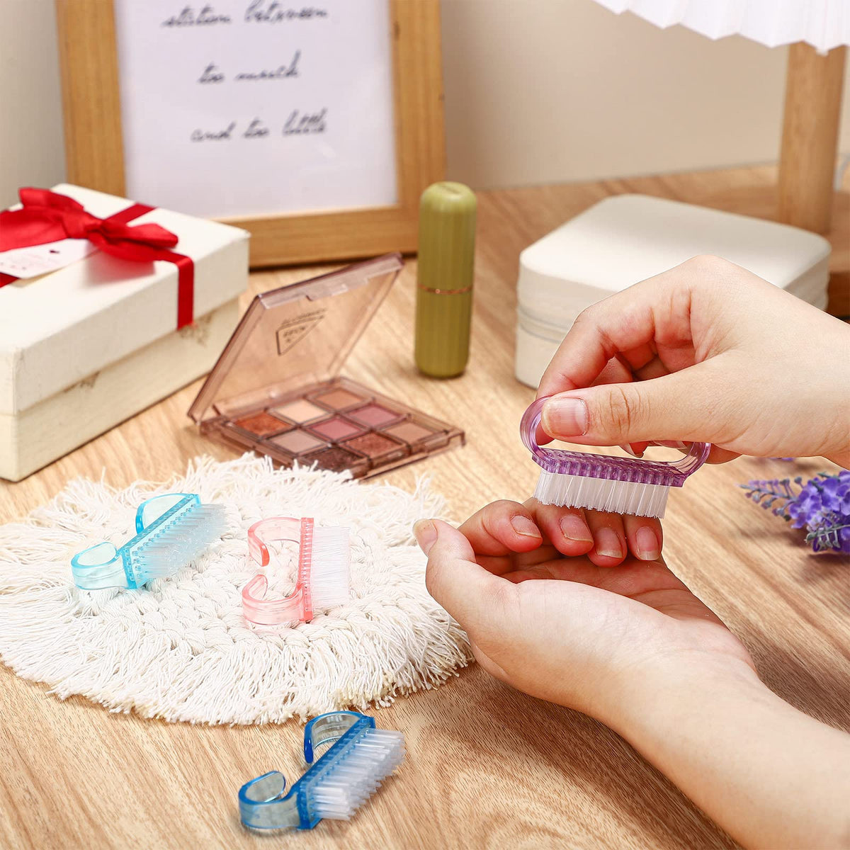 Bokon nail brush suitable for kitchen and bathroom dirt removal.