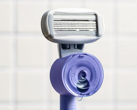 Bostti Margaret Flamingo 5 blade cartridge close up of blades for a smooth shave