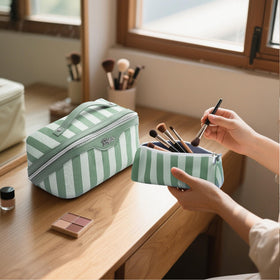 BOYATU gift box and greeting card ready for gifting