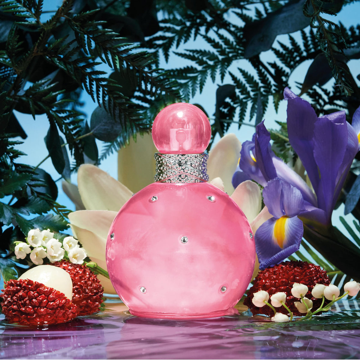 Overall presentation of Britney Spears Fantasy Sheer conveys light, approachable fragrance.