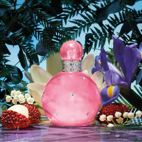 Overall presentation of Britney Spears Fantasy Sheer conveys light, approachable fragrance.