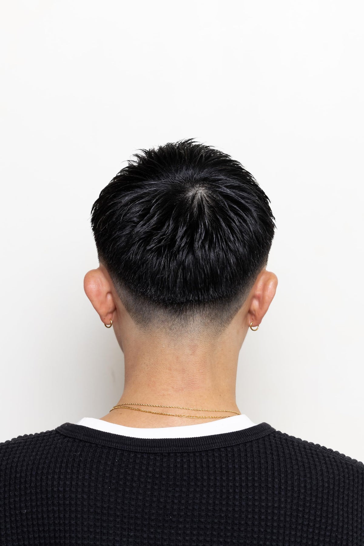 Rinsing BROSH Far East Hard Pomade easily with shampoo after use.