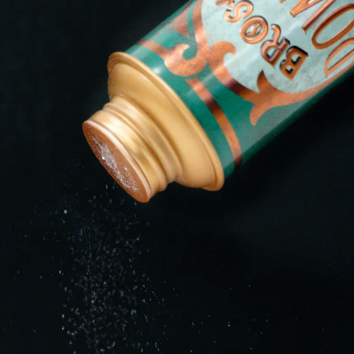 BROSH Powder Magic Pomade hold demonstration, durable yet flexible throughout the day