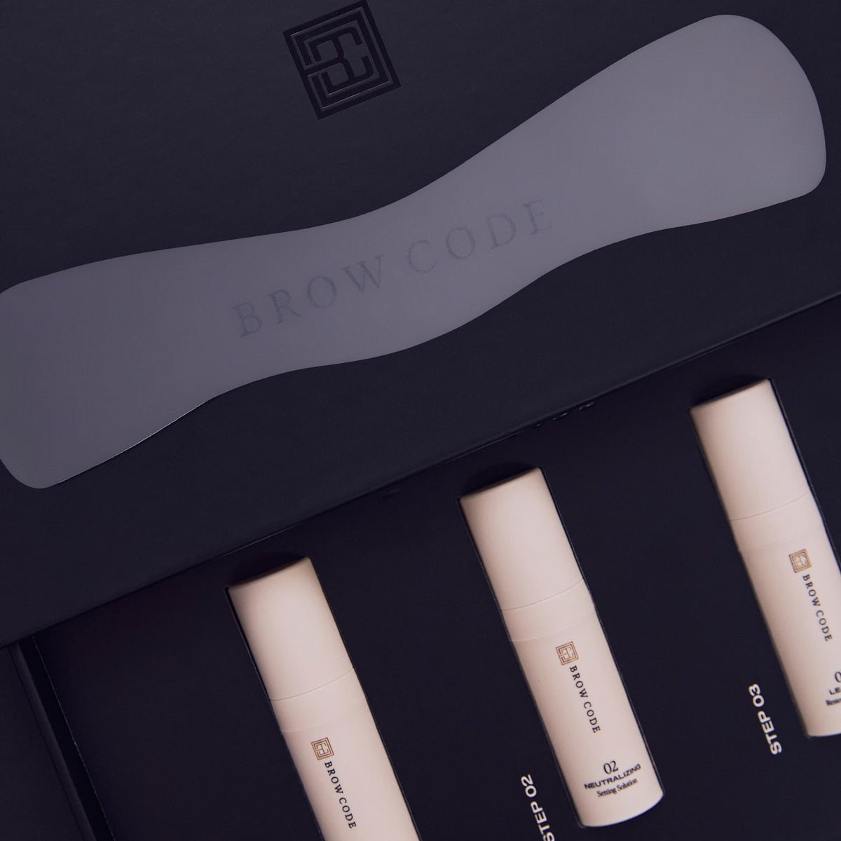 Brow Code wrap clear frosted finish aids visibility during product application.