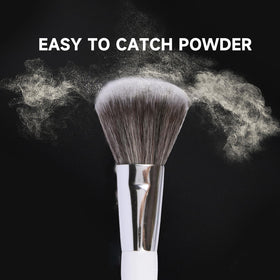 Brush Master durable mini handle ensures a light grip for precise application during travel