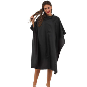 BSFHH large 150 x 120 cm cape covers clothing fully.