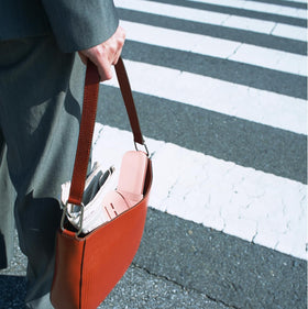 BSJIASHIWEI gift for beauty lovers, a stylish yet practical travel accessory.
