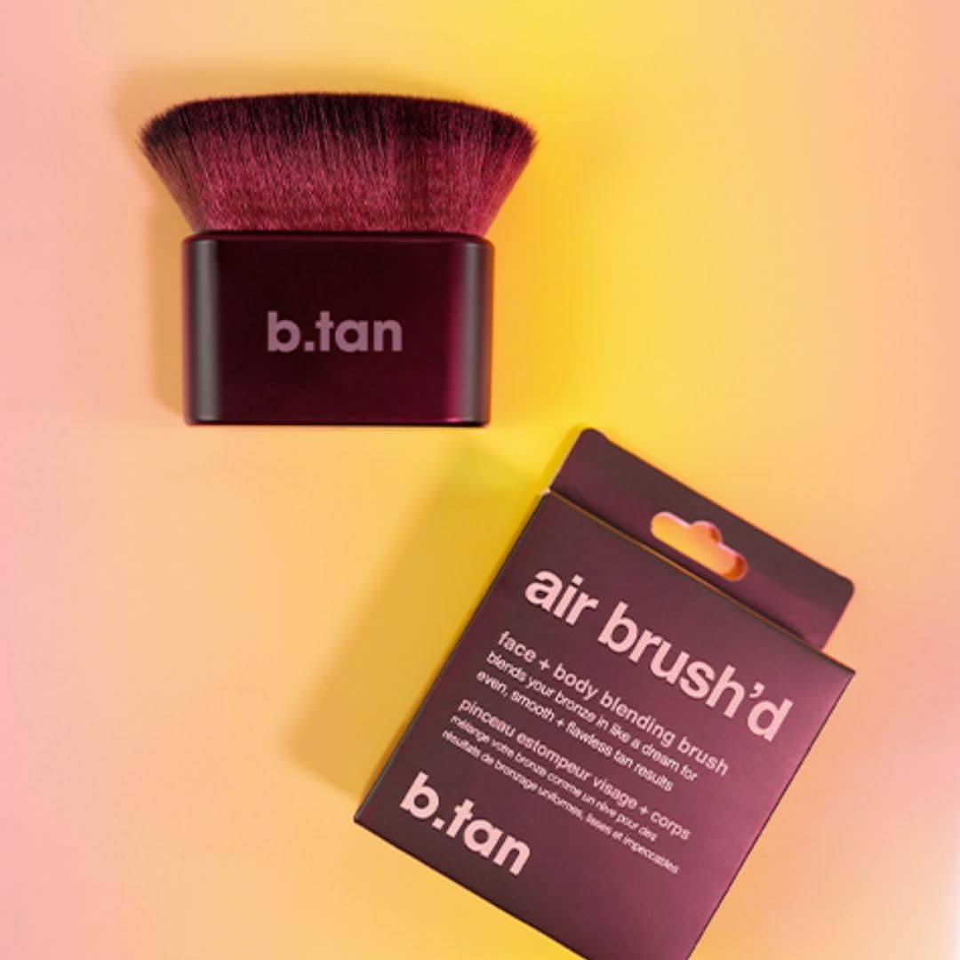 BTAN kabuki applicator with silky fibers for precise blending.