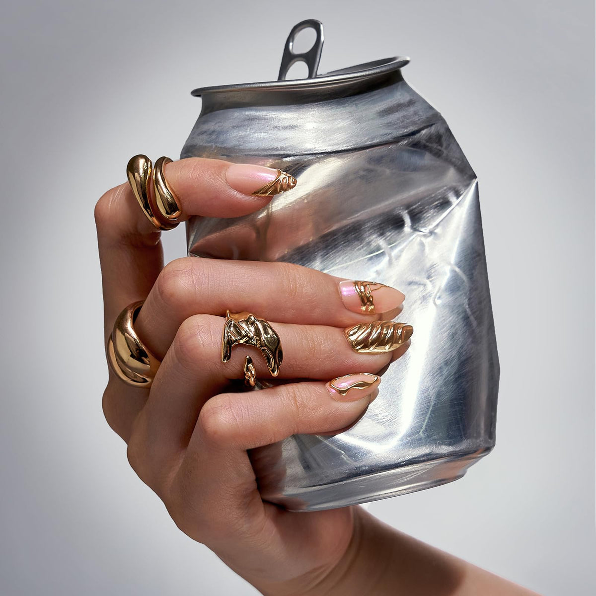 BTArtbox adhesive tabs for flexible, mess-free nail application.