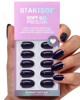 BTArtbox oval press-on nails with silver foil for an instant salon finish at home.
