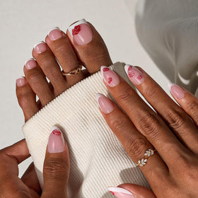 BTArtbox short almond nails with 3D red lips for bold style