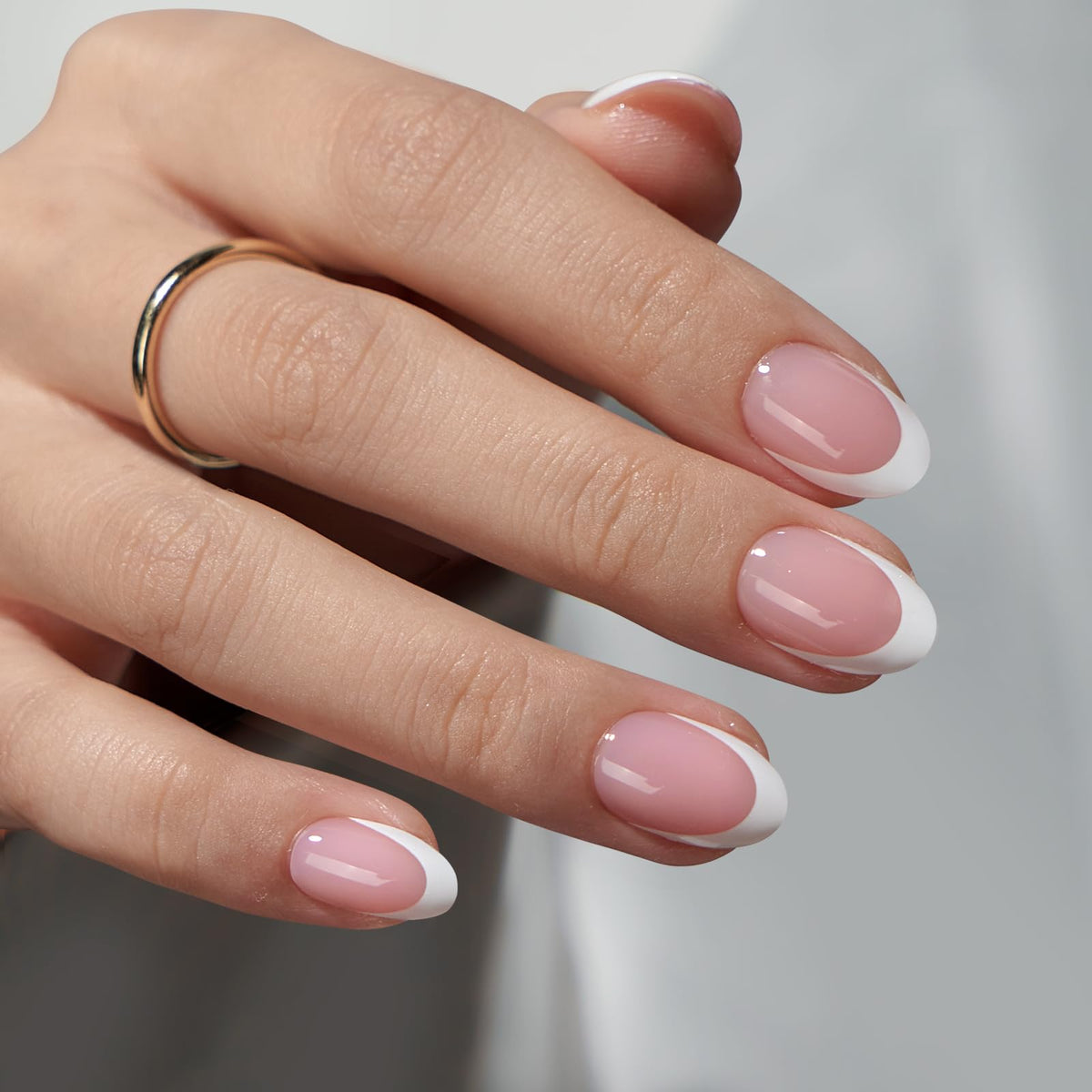 BTArtboxNails pre-applied base coat and tip primer for easy application