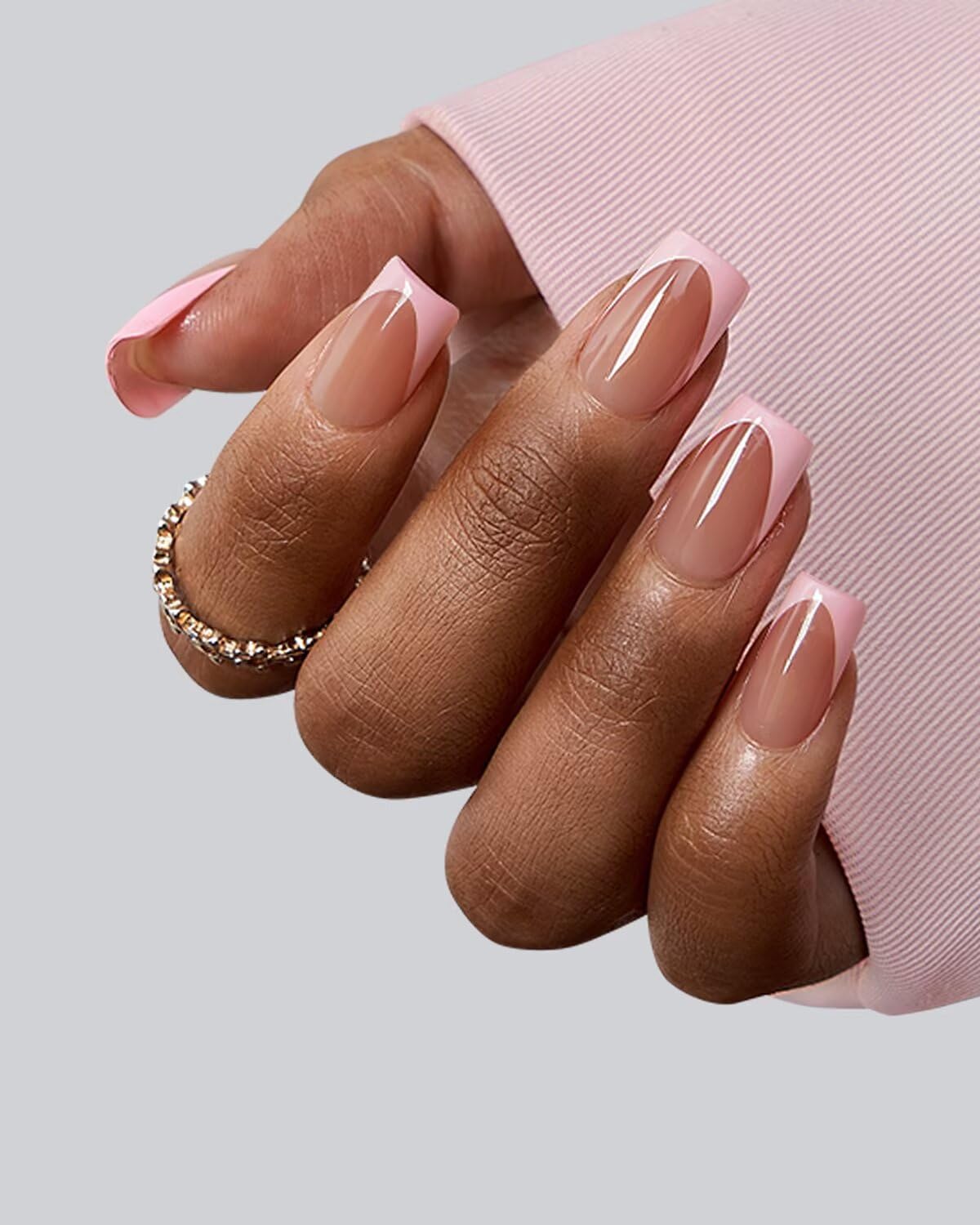BTArtboxnails XCOATTIPS 160pcs press-on nails provide quick, salon-like results.
