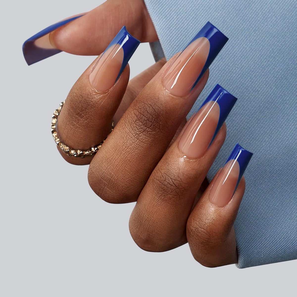 BTArtboxnails XCOATTIPS blue tips with pre-applied primer and base coat for easy extensions.