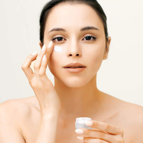 BTYMS clear 15g cosmetic jar, great for samples and creams.