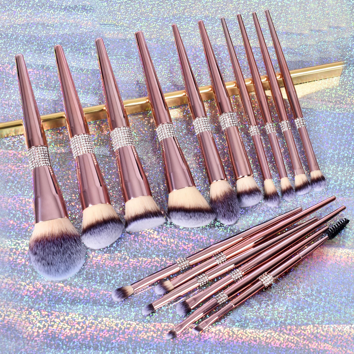Bueart Design highlighter brush close-up for radiant glow