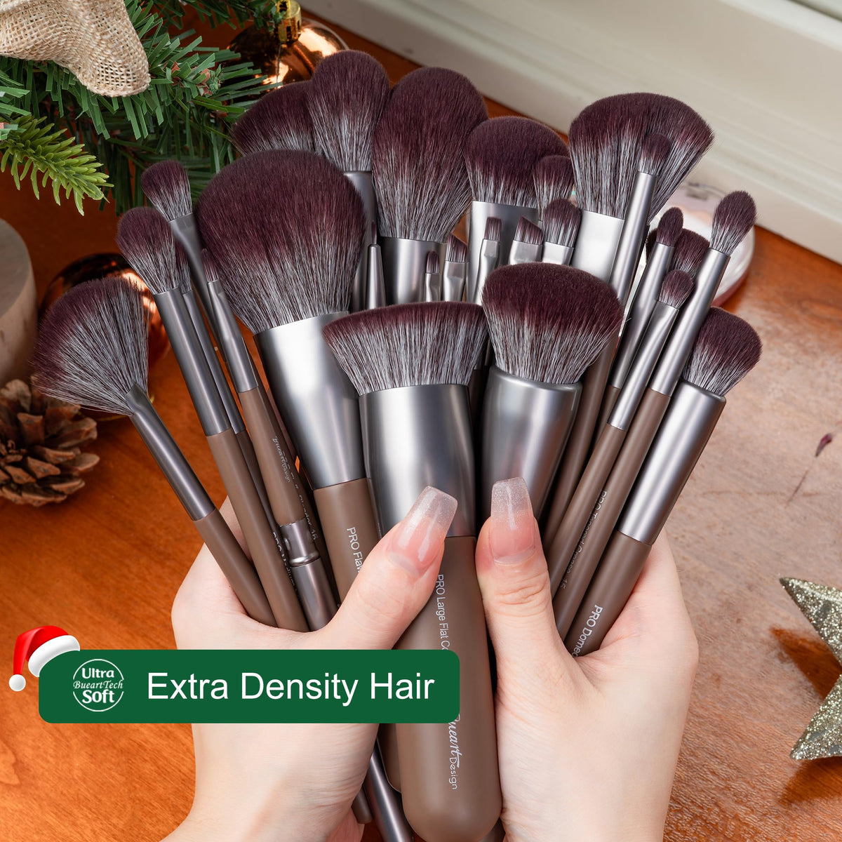 Bueart Design vegan cruelty-free bristles deliver soft, even pigment pickup.