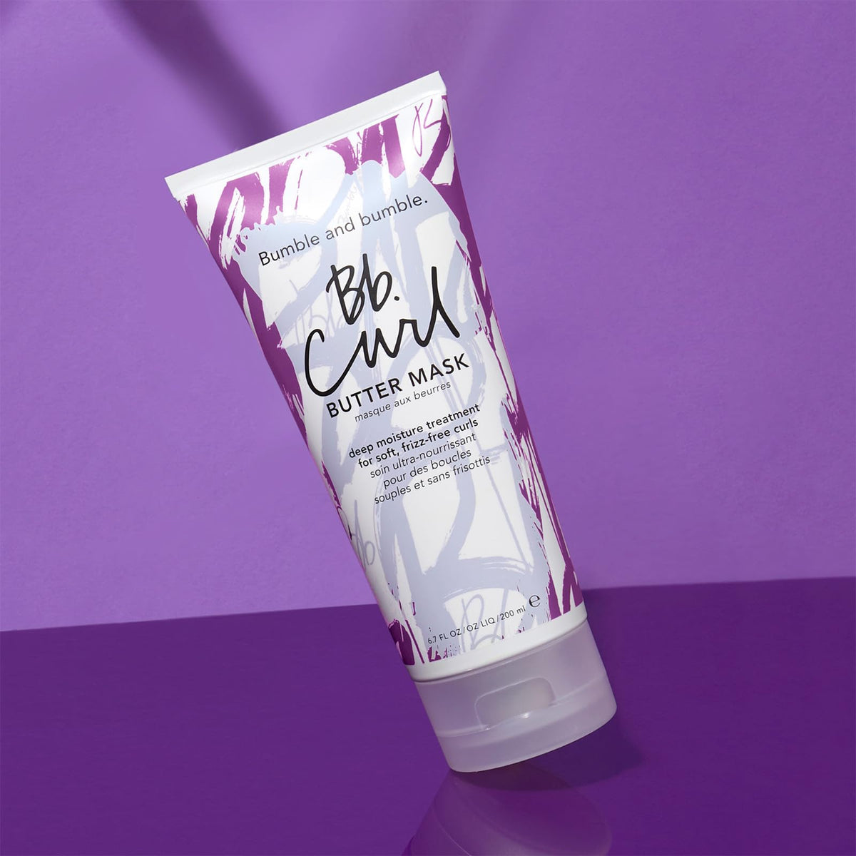 Fragrance notes of pink grapefruit and jasmine profile the refreshing scent.