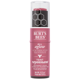 Nourishing jojoba and sunflower oils hydrate lips and cheeks