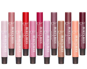 Burt's Bees Lip Shimmer Apricot provides natural tint and glossy shine.