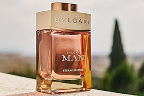 BVLGARI Man Terrae Essence spray-action demonstration for easy application