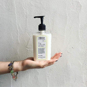 C.O. Bigelow Lime Coriander texture closeup demonstrates quick absorption and a smooth finish.