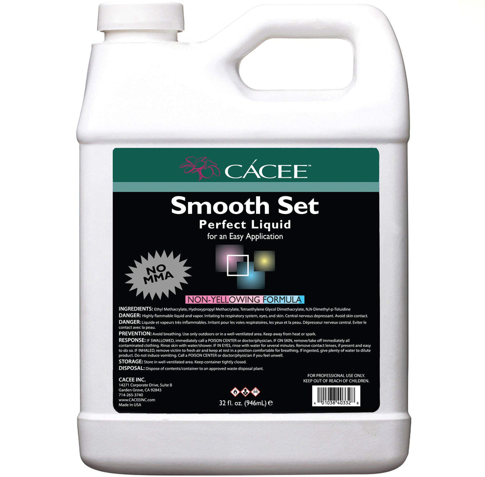 Cacee Smooth Set Perfect liquid bottle close-up for strong adhesion and low odor.