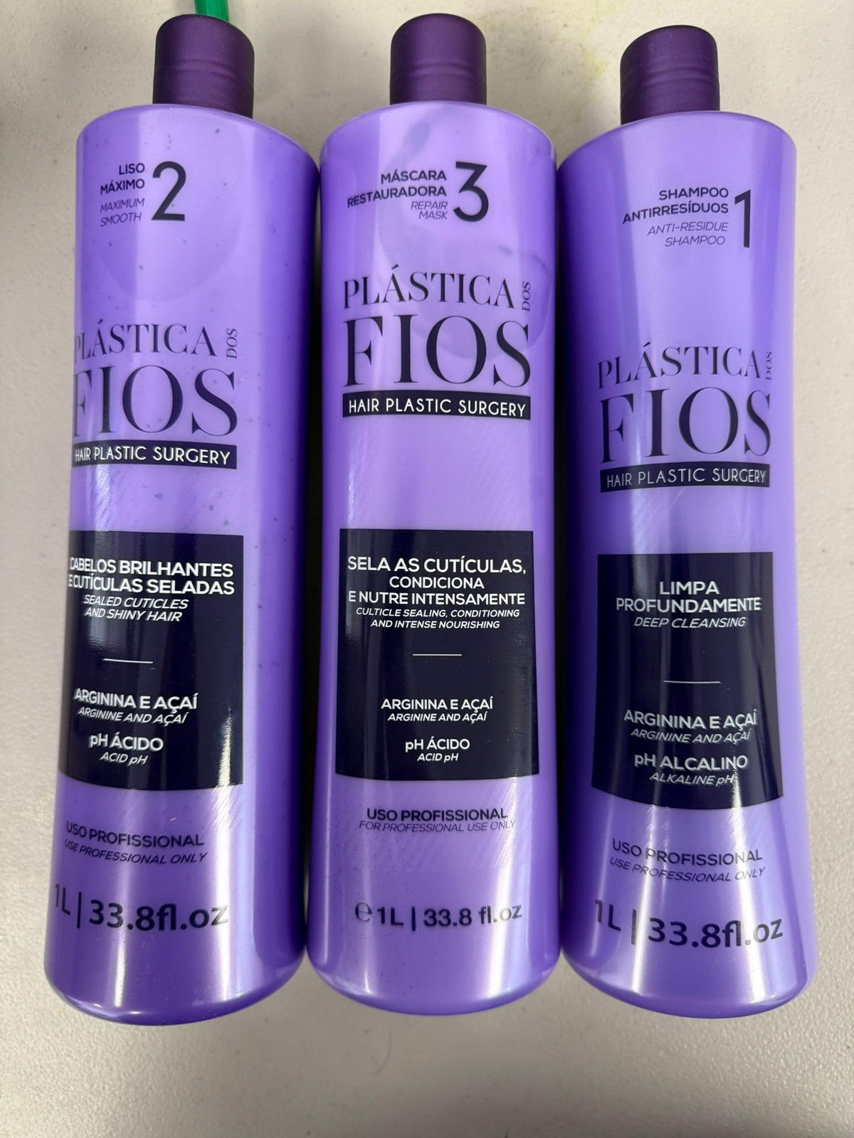 Cadiveu Plastica Dos Fios anti-residue shampoo bottle cleans buildup for smoother hair.