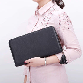 Camdeez Rownyeon bag is a portable makeup artist case for on-the-go.