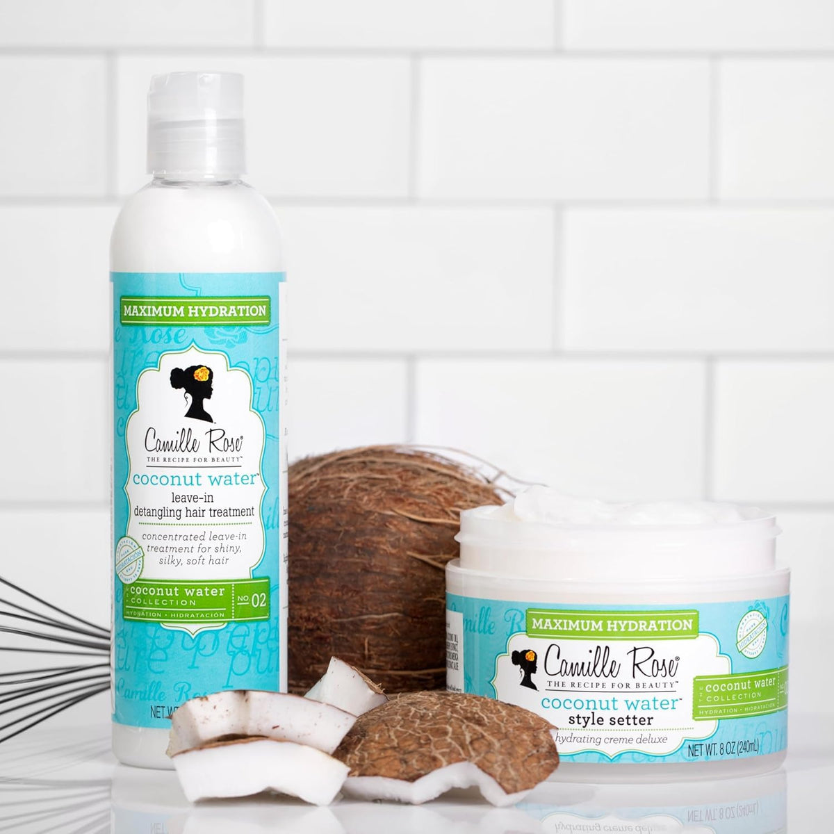 Castor and coconut oil blend locks in moisture and shine.