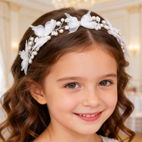 Campsis butterfly headband white close-up with crystal beads for an elegant look