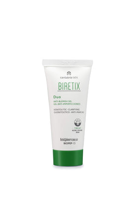 Cantabria Labs Biretix Duo Gel application routine demonstrating daily use.