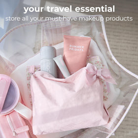 Case-Mate beach-day organizer keeps items neatly separated.