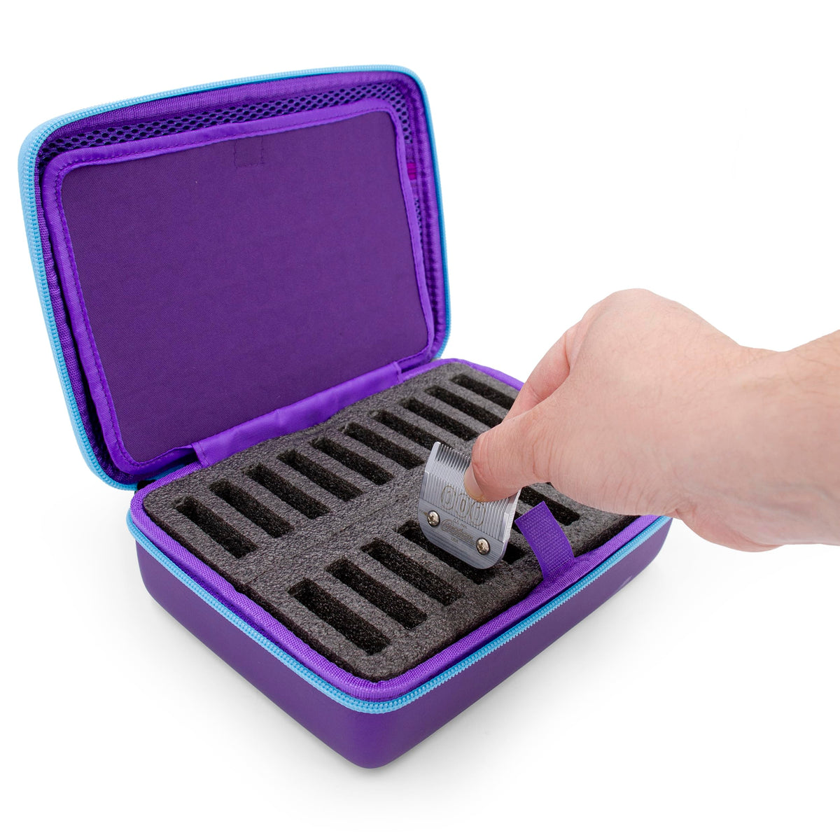 CASEMATIX sturdy exterior shields blades from impacts during transport