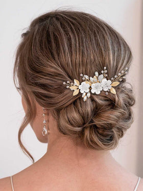 Catery Flower Bridal Hair Comb Gold adds elegant sparkle to your wedding hairstyle